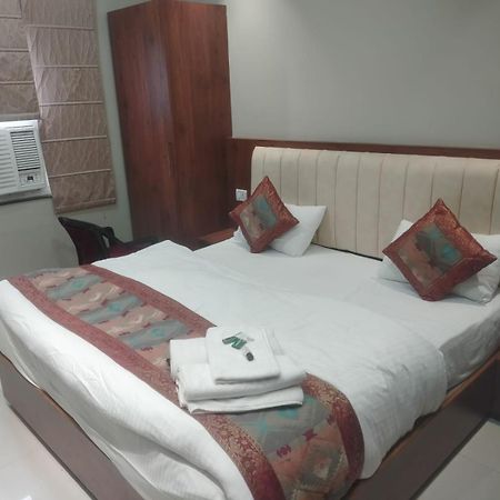 Vishwanath Inn Varanasi Bagian luar foto