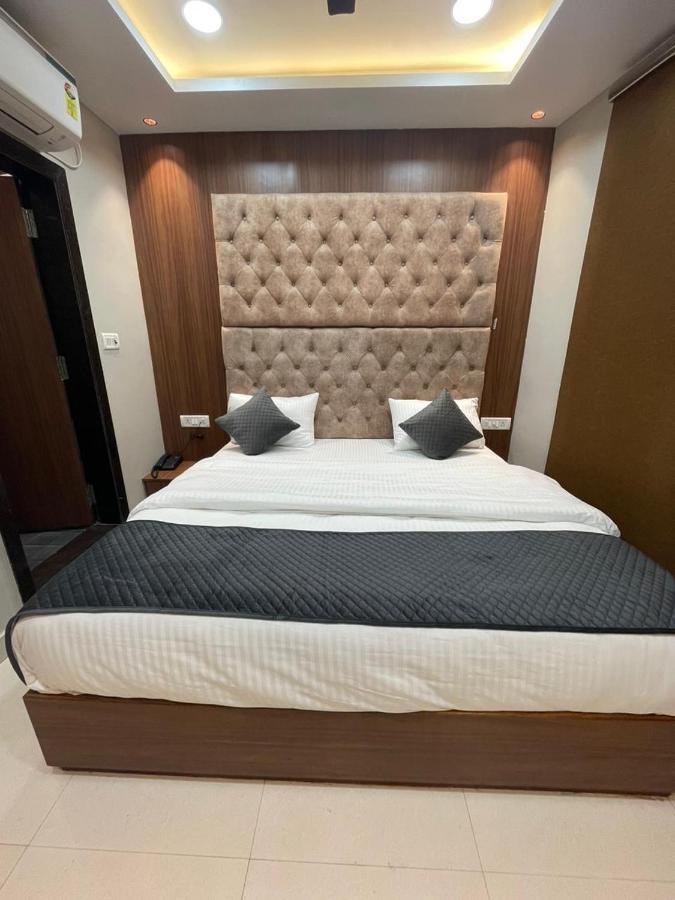 Vishwanath Inn Varanasi Bagian luar foto