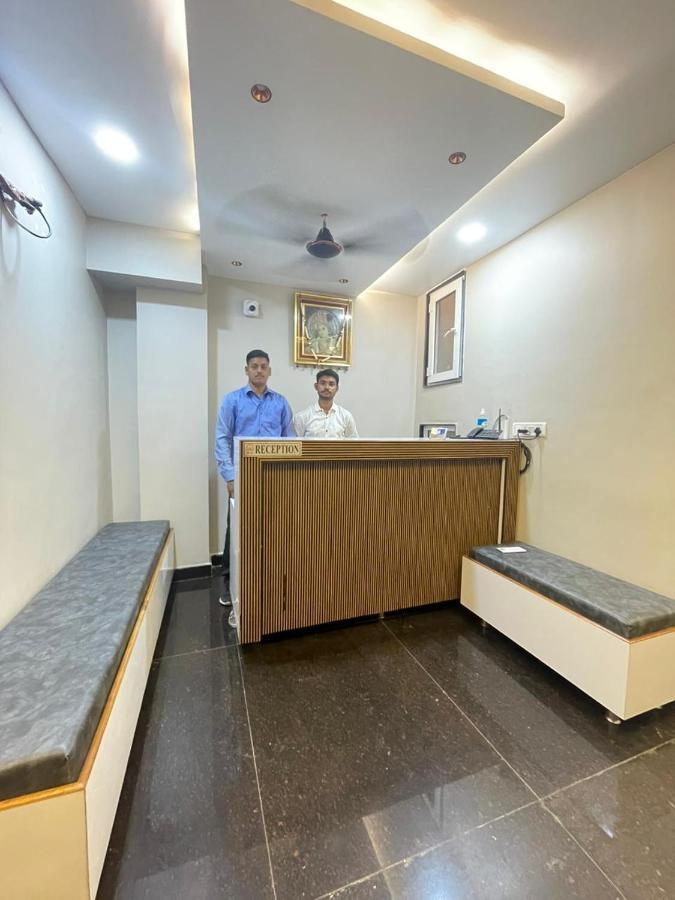 Vishwanath Inn Varanasi Bagian luar foto