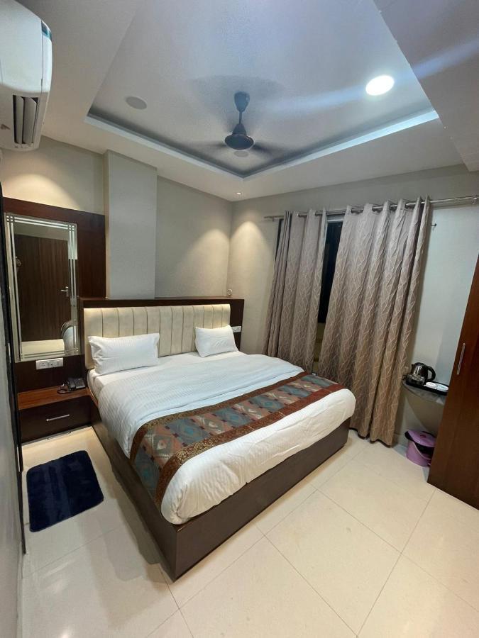 Vishwanath Inn Varanasi Bagian luar foto