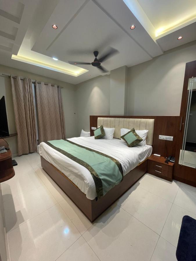 Vishwanath Inn Varanasi Bagian luar foto