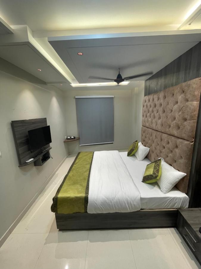 Vishwanath Inn Varanasi Bagian luar foto