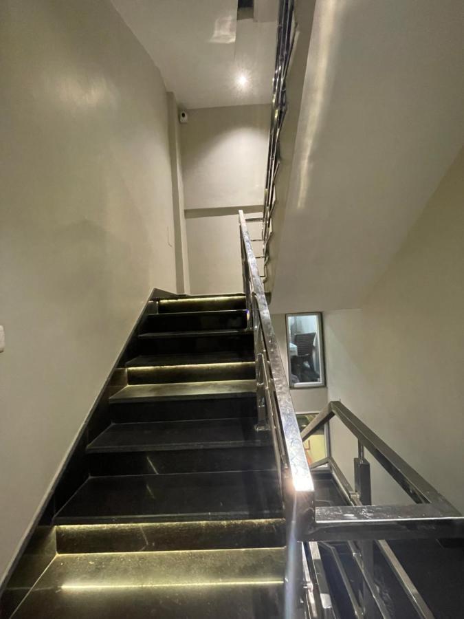 Vishwanath Inn Varanasi Bagian luar foto