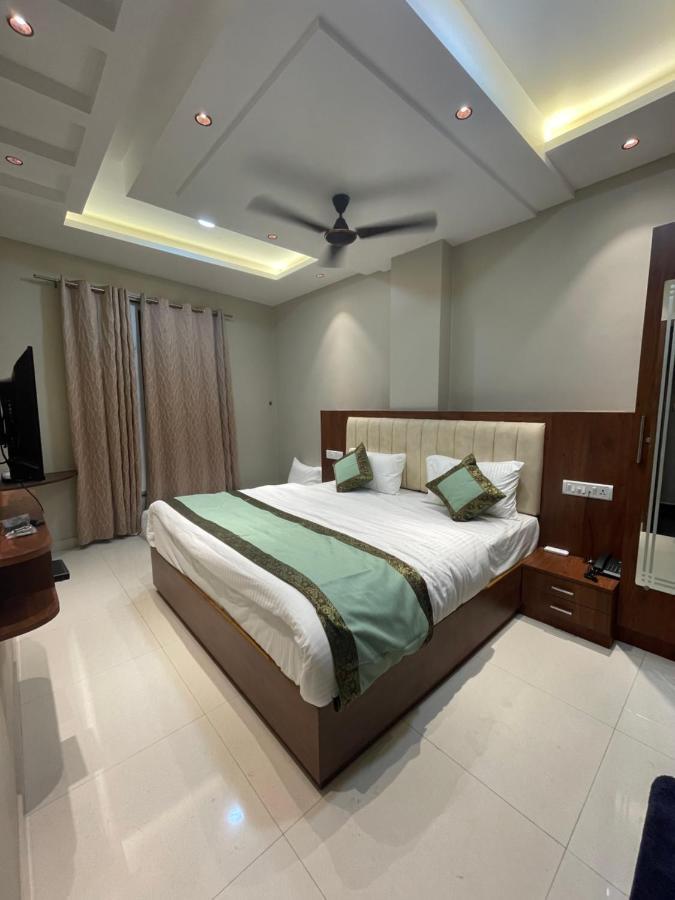 Vishwanath Inn Varanasi Bagian luar foto