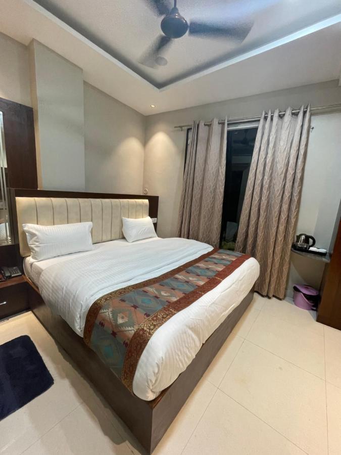 Vishwanath Inn Varanasi Bagian luar foto