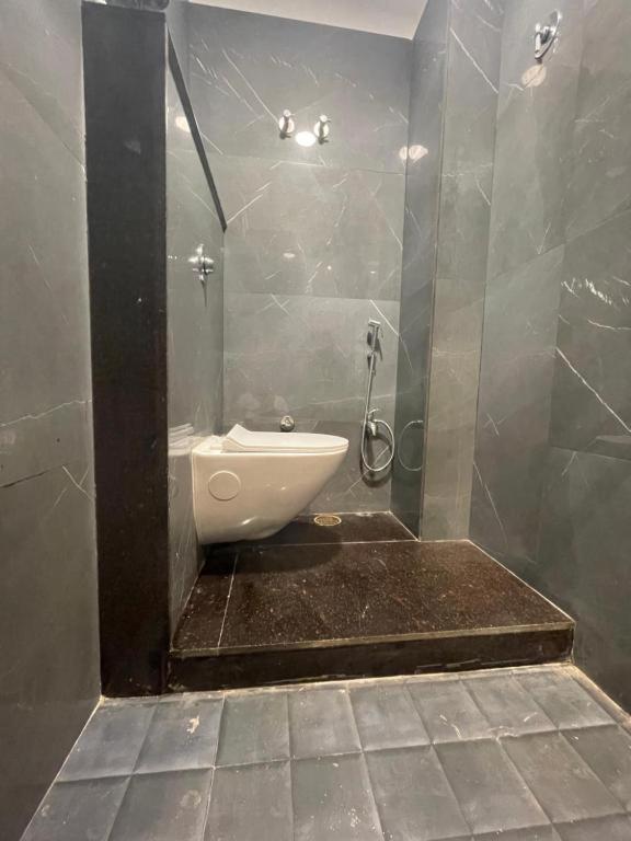 Vishwanath Inn Varanasi Bagian luar foto