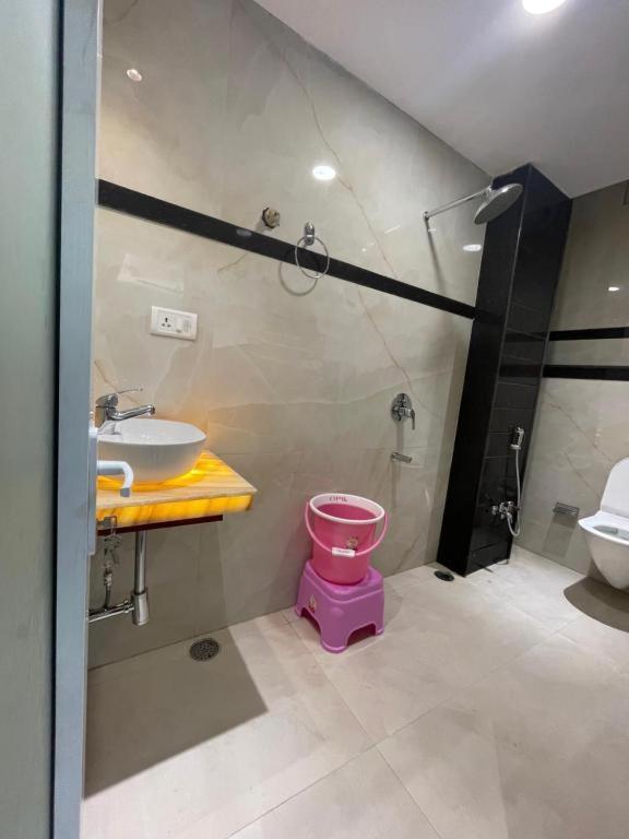 Vishwanath Inn Varanasi Bagian luar foto